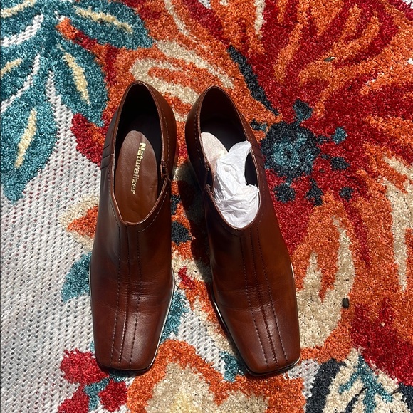 Naturalized Women’s 8M Brown Leather Shoes Boots Zip with heel stitch in time - Picture 4 of 13